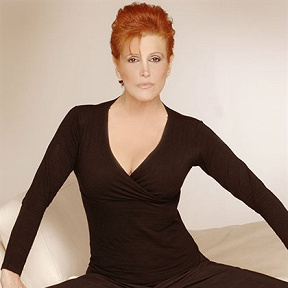 Valeria Lynch