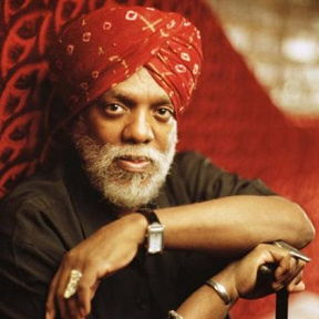 Dr Lonnie Smith