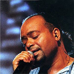 Paulo Flores